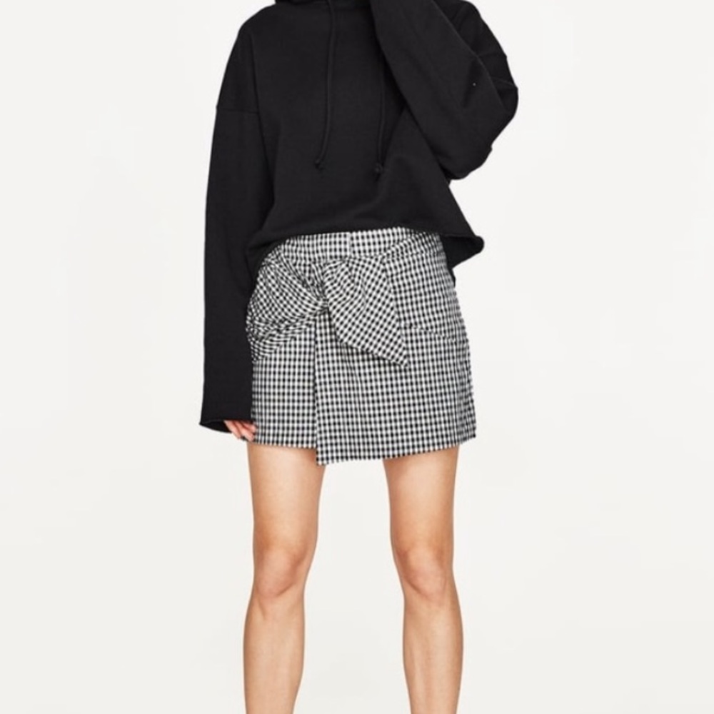 Zara • Black and White Gingham Skort Size Small